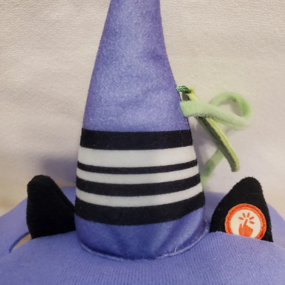 Hallmark Black Cat Witch w/ Pumpkin Motion Sound  Spooky Halloween